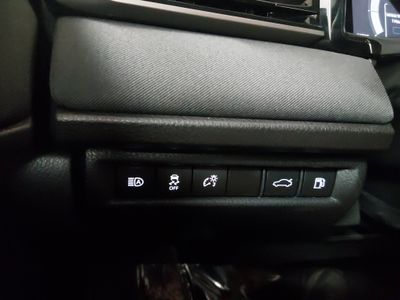2025 Toyota Camry — photo 13 view