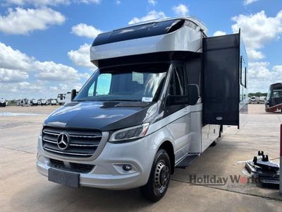 2020 Tiffin Motorhomes Wayfarer - Photo 3