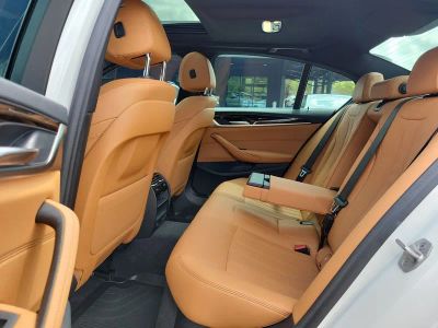 2022 BMW 5 Series — photo 12 view