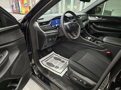 2025 Jeep Grand Cherokee L — photo 14 view