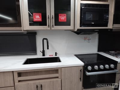 2025 Grand Design Imagine XLS - Photo 8
