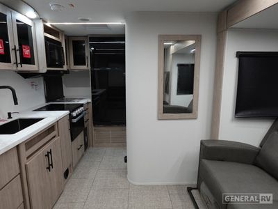2025 Grand Design Imagine XLS - Photo 6