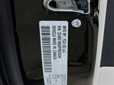 2023 Chrysler Pacifica — photo 35 view