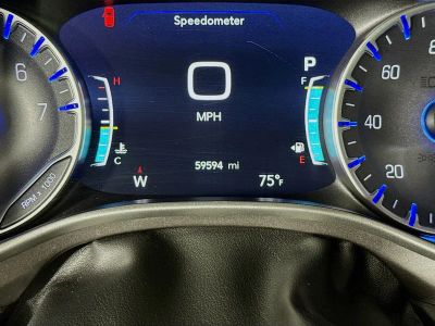 2023 Chrysler Pacifica — photo 11 view