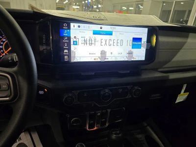 2026 Jeep Wrangler — photo 20 view