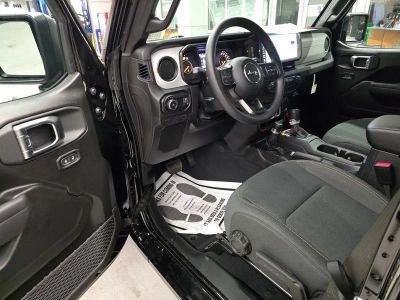 2026 Jeep Wrangler — photo 14 view