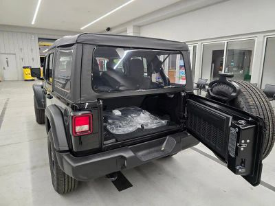 2026 Jeep Wrangler — photo 33 view