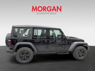 2026 Jeep Wrangler — photo 7 view