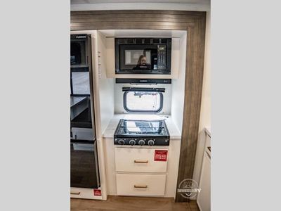2026 Grand Design Transcend - Photo 34