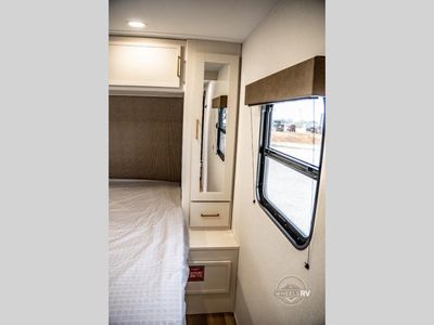 2026 Grand Design Transcend - Photo 15