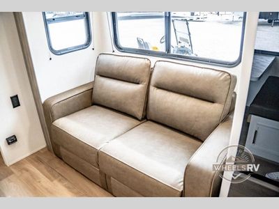 2026 Grand Design Transcend - Photo 39