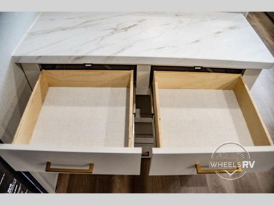 2026 Grand Design Transcend - Photo 33