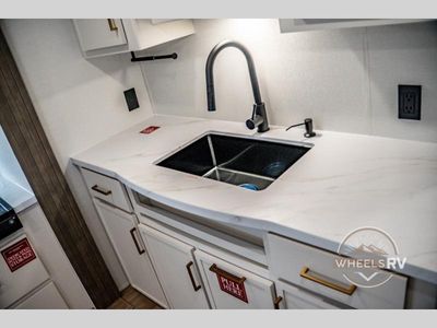 2026 Grand Design Transcend - Photo 35