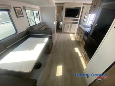 2025 Coachmen RV Freedom Express Select - Photo 8