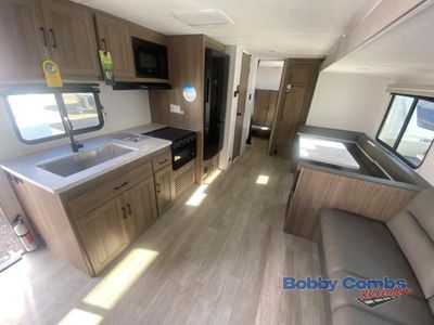 2025 Coachmen RV Freedom Express Select - Photo 7