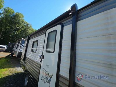 2022 Dutchmen RV Coleman — photo 16 view