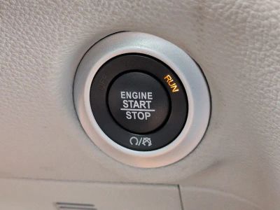 2024 Chrysler Pacifica Hybrid — photo 30 view