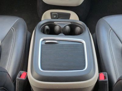 2024 Chrysler Pacifica Hybrid — photo 19 view