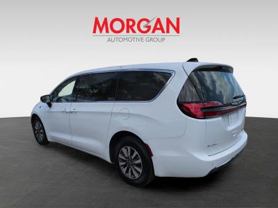 2024 Chrysler Pacifica Hybrid — photo 7 view