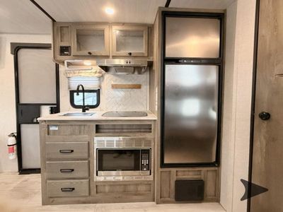 2022 Forest River RV Surveyor Legend - Photo 5
