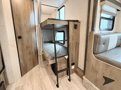 2022 Forest River RV Surveyor Legend - Photo 34