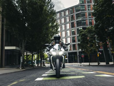 2026 CFMOTO 300SS - Photo 8