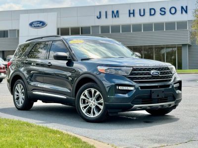2022 Ford Explorer - Photo 2
