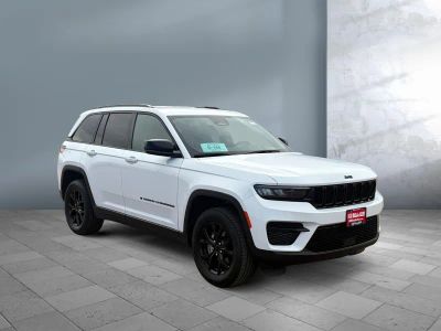 2024 Jeep Grand Cherokee — photo 8 view