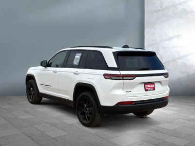 2024 Jeep Grand Cherokee — interior view