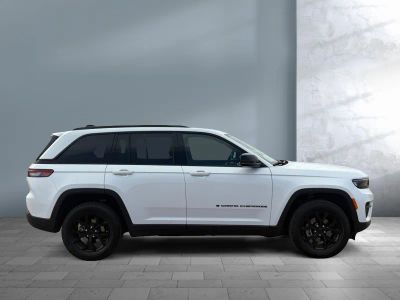 2024 Jeep Grand Cherokee — photo 7 view