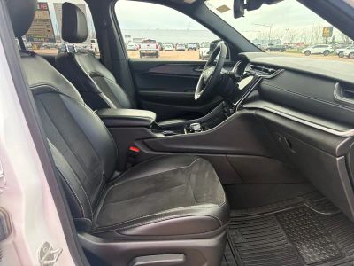 2024 Jeep Grand Cherokee — photo 15 view