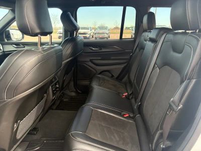 2024 Jeep Grand Cherokee — photo 18 view