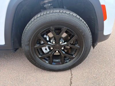 2024 Jeep Grand Cherokee — photo 16 view