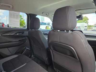 2024 Chevrolet TrailBlazer — photo 12 view
