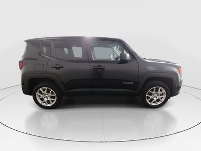 2023 Jeep Renegade — photo 8 view