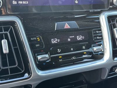 2023 Kia Sorento — photo 16 view