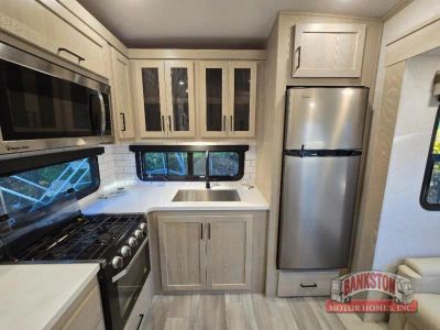 2023 Rockwood Signature 2442BS - Photo 8