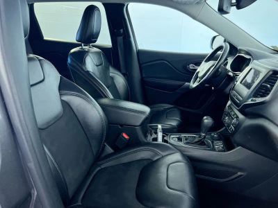 2019 Jeep Cherokee — photo 28 view