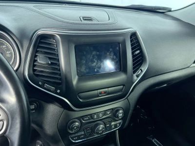 2019 Jeep Cherokee — photo 25 view