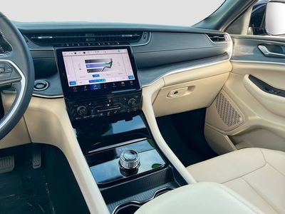 2025 Jeep Grand Cherokee - Photo 23