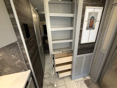 2025 Tiffin Allegro Bay — photo 24 view