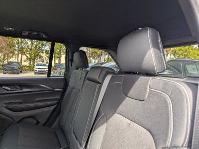 2026 Jeep Grand Cherokee — photo 7 view
