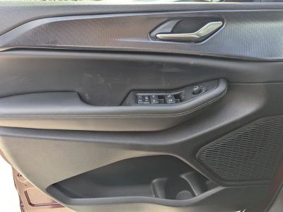 2026 Jeep Grand Cherokee — photo 14 view