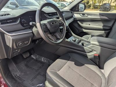 2026 Jeep Grand Cherokee — photo 13 view
