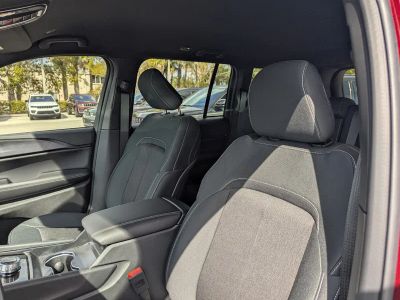 2026 Jeep Grand Cherokee — photo 11 view