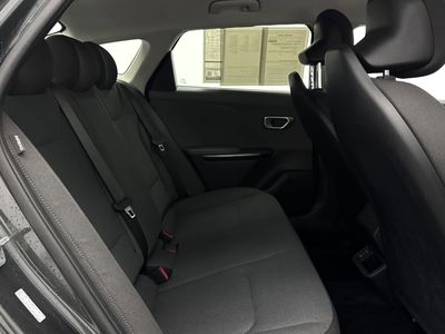 2025 Kia K4 - Photo 25