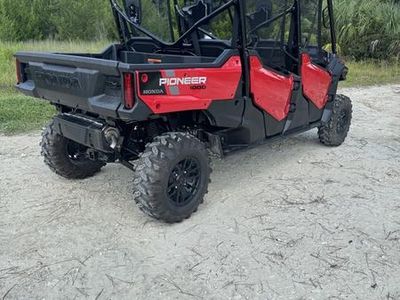 2025 Honda Pioneer 1000-6 Deluxe Crew - Photo 5