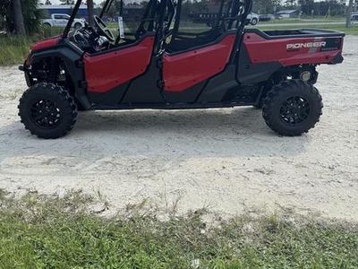 2025 Honda Pioneer 1000-6 Deluxe Crew - Photo 8