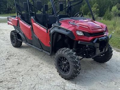 2025 Honda Pioneer 1000-6 Deluxe Crew - Photo 1