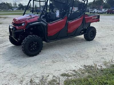 2025 Honda Pioneer 1000-6 Deluxe Crew - Photo 2